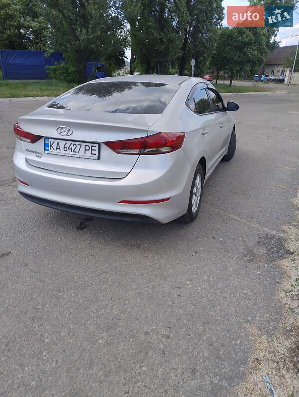 Hyundai Elantra 2018