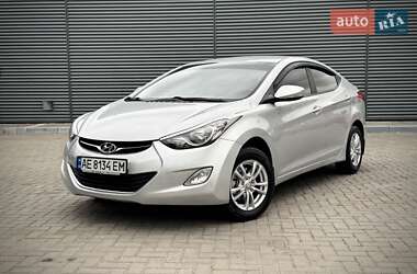 Седан Hyundai Elantra 2014 в Днепре