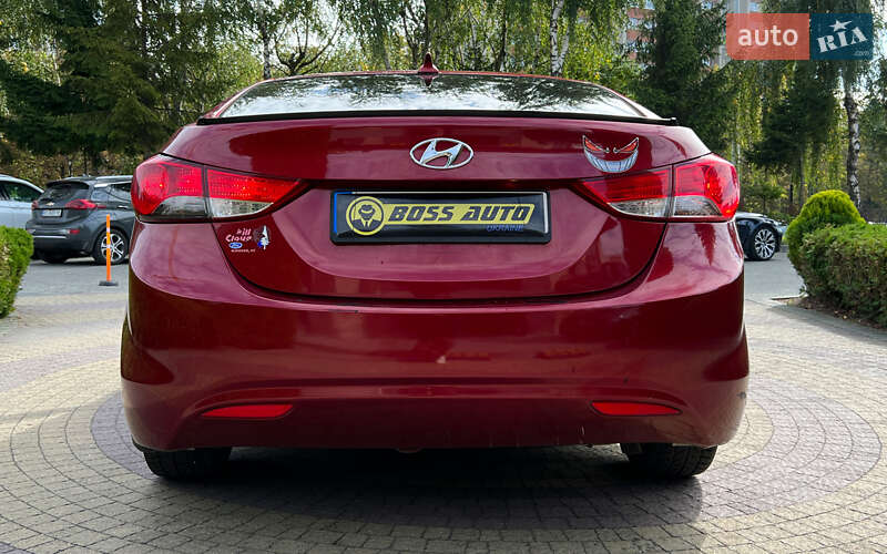 Седан Hyundai Elantra 2013 в Львове