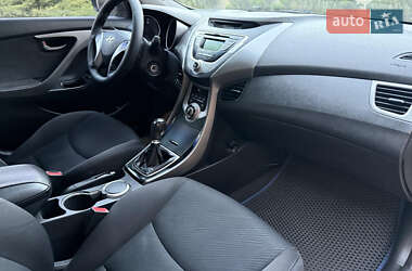Седан Hyundai Elantra 2012 в 
