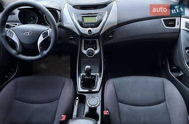 Седан Hyundai Elantra 2012 в 