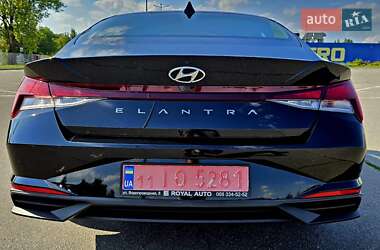 Седан Hyundai Elantra 2021 в 