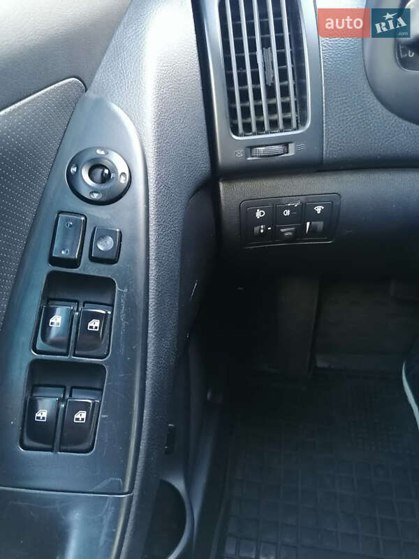 Седан Hyundai Elantra 2010 в Одессе