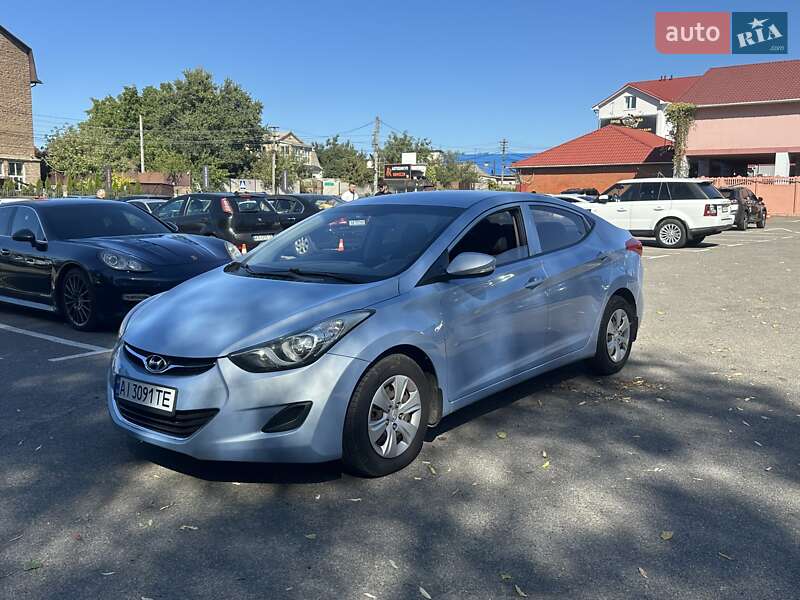 Hyundai Elantra 2013