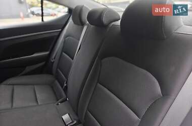 Седан Hyundai Elantra 2016 в 