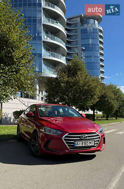 Седан Hyundai Elantra 2016 в Києві