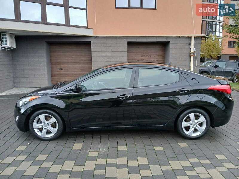 Седан Hyundai Elantra 2012 в Ивано-Франковске