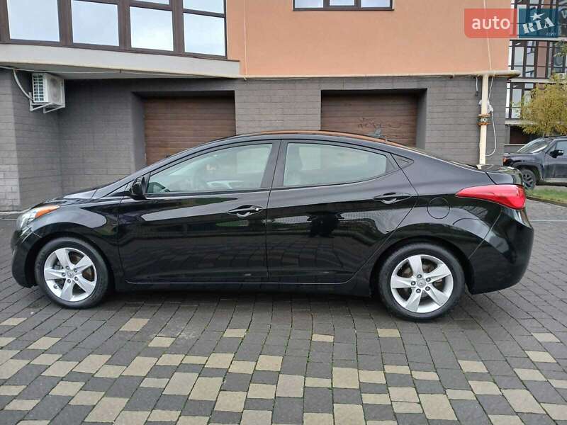 Седан Hyundai Elantra 2012 в Ивано-Франковске