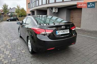 Седан Hyundai Elantra 2012 в 