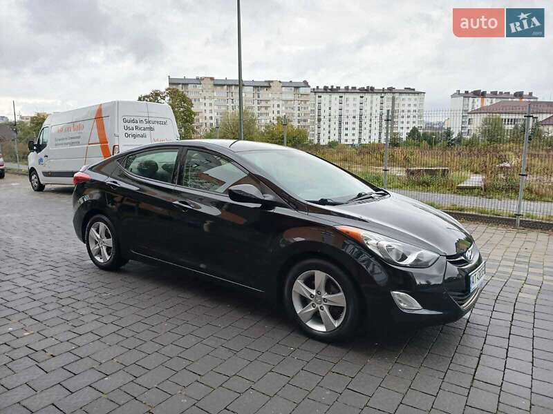 Седан Hyundai Elantra 2012 в Ивано-Франковске