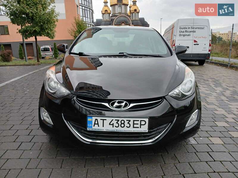 Седан Hyundai Elantra 2012 в Ивано-Франковске