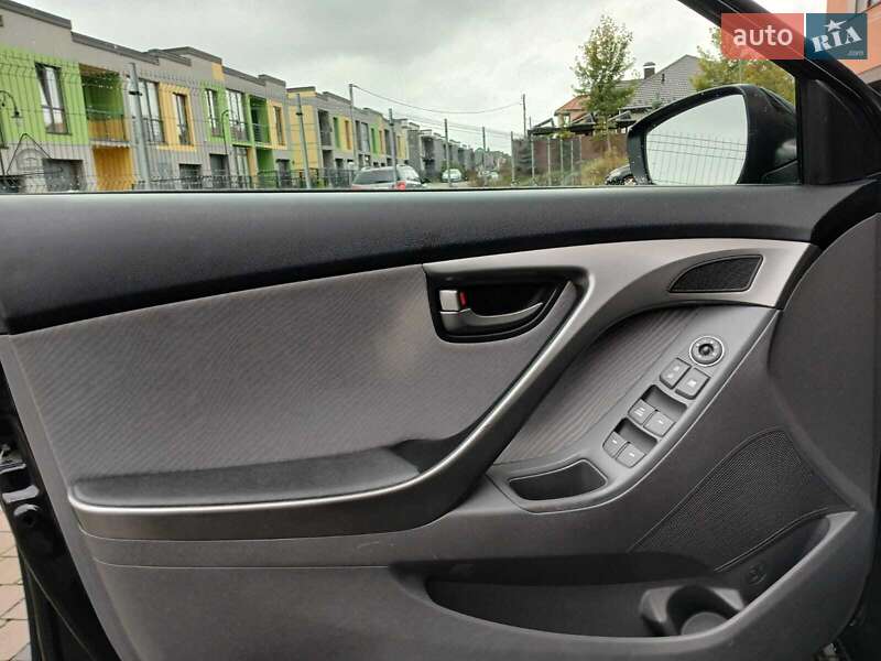 Седан Hyundai Elantra 2012 в Ивано-Франковске