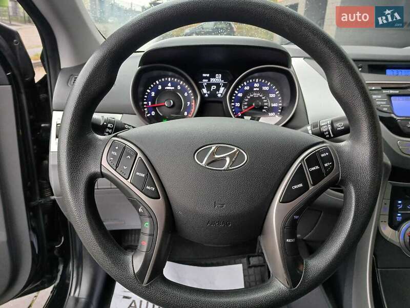 Седан Hyundai Elantra 2012 в Ивано-Франковске