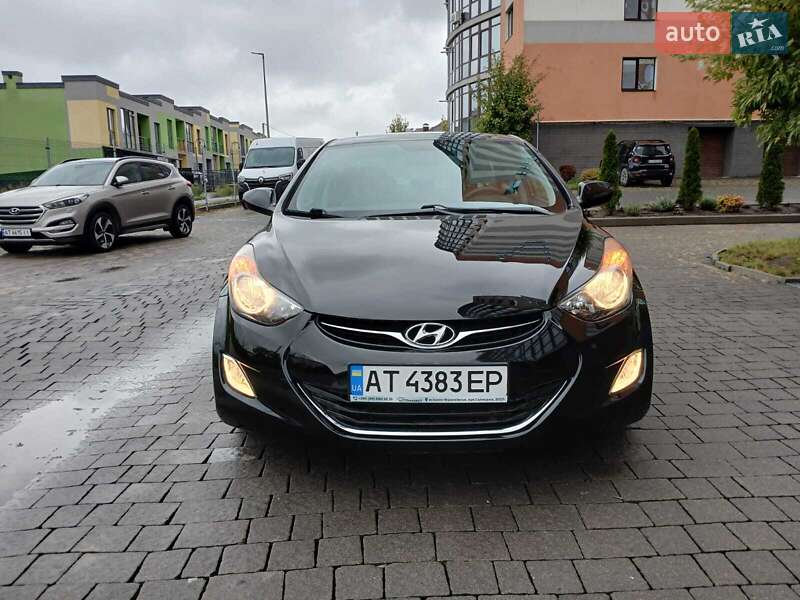 Седан Hyundai Elantra 2012 в Ивано-Франковске
