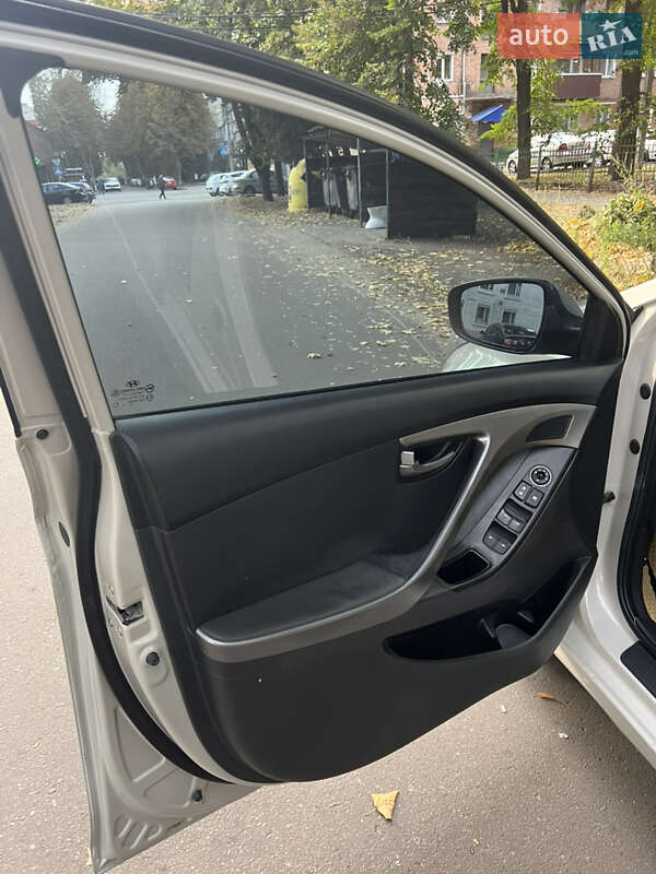 Седан Hyundai Elantra 2012 в Киеве фото 17 Седан Hyundai Elantra 2012 в Киеве