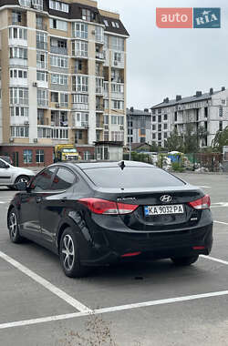 Седан Hyundai Elantra 2012 в 