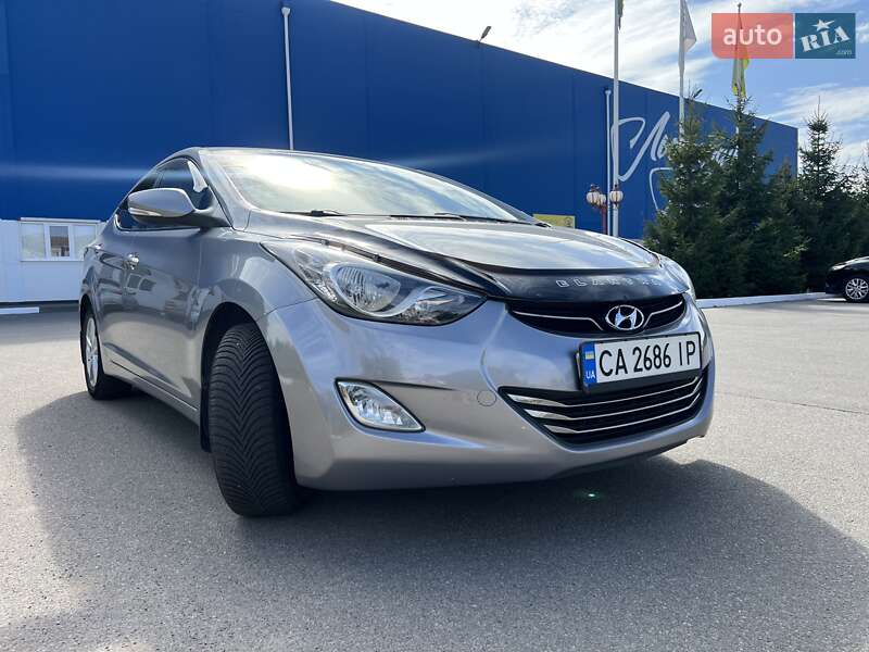 Седан Hyundai Elantra 2013 в Богуславе