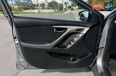 Седан Hyundai Elantra 2013 в 