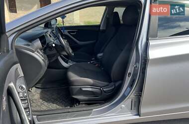 Седан Hyundai Elantra 2013 в 