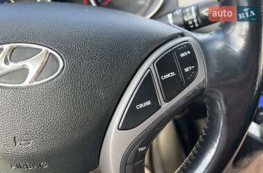 Седан Hyundai Elantra 2013 в 