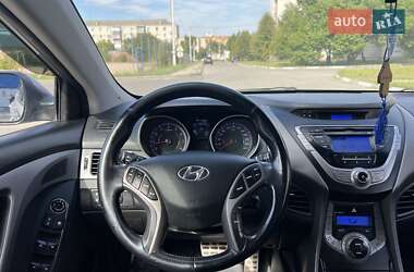 Седан Hyundai Elantra 2013 в 
