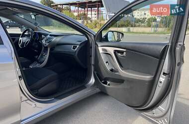 Седан Hyundai Elantra 2013 в 