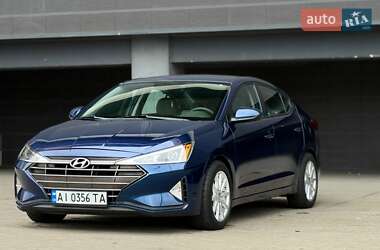 Седан Hyundai Elantra 2018 в Киеве