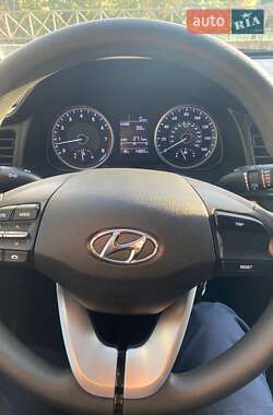 Седан Hyundai Elantra 2018 в 