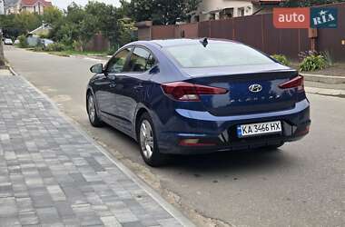 Седан Hyundai Elantra 2018 в 