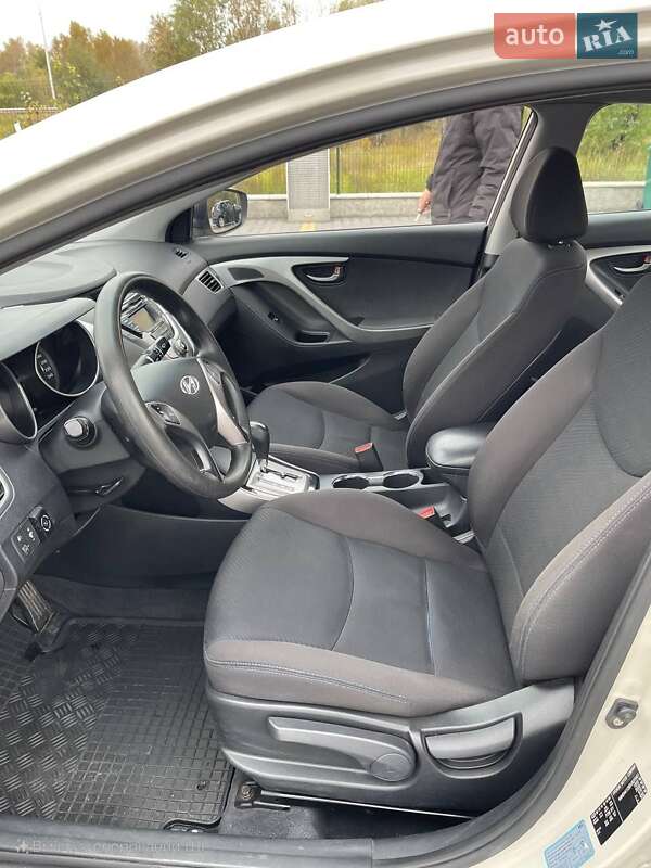 Седан Hyundai Elantra 2013 в Киеве