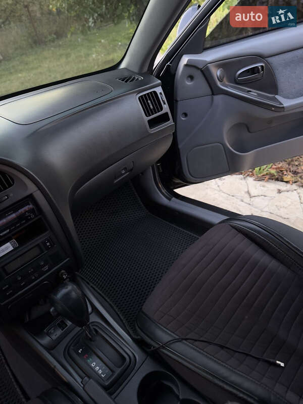 Седан Hyundai Elantra 2006 в Умани