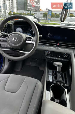 Седан Hyundai Elantra 2023 в  фото 16 Седан Hyundai Elantra 2023 в