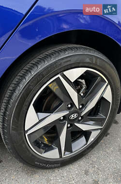 Седан Hyundai Elantra 2023 в  фото 14 Седан Hyundai Elantra 2023 в