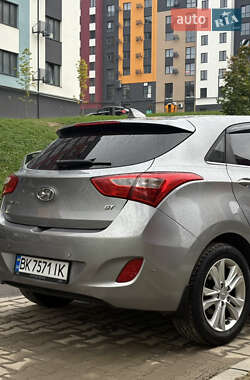 Хэтчбек Hyundai Elantra 2013 в 