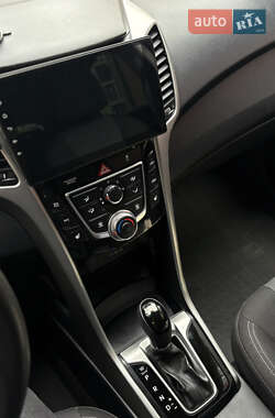 Хэтчбек Hyundai Elantra 2013 в 