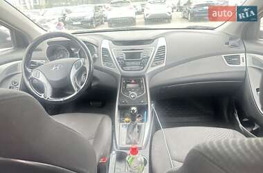 Седан Hyundai Elantra 2015 в 