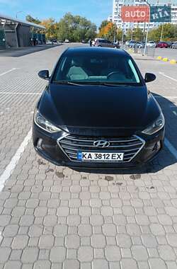 Седан Hyundai Elantra 2017 в Томаківці