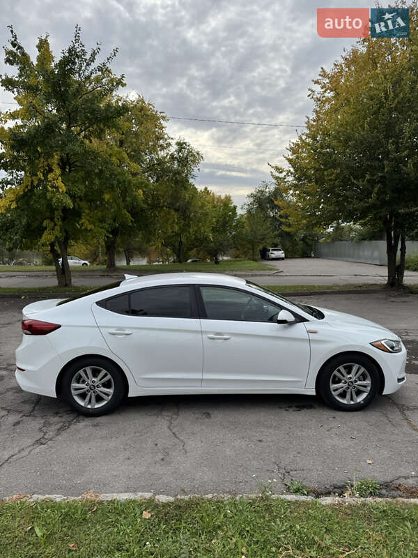 Седан Hyundai Elantra 2018 в Кременчуге