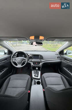 Седан Hyundai Elantra 2018 в Кременчуге