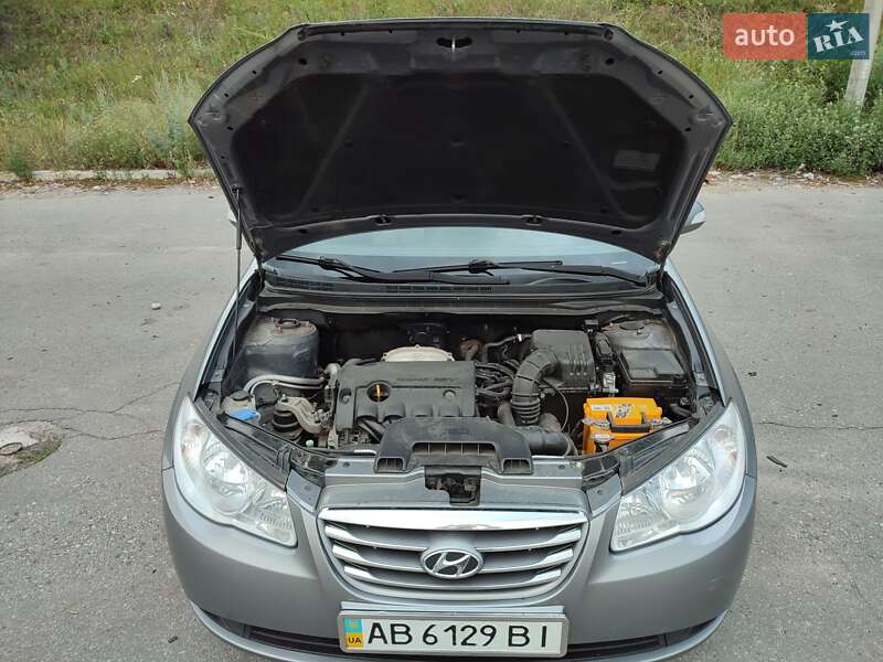 Седан Hyundai Elantra 2011 в Харькове