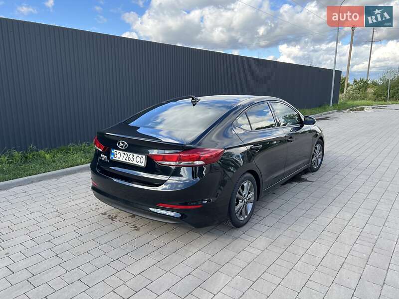 Седан Hyundai Elantra 2016 в Тернополе