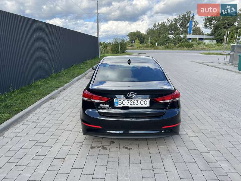 Седан Hyundai Elantra 2016 в Тернополе