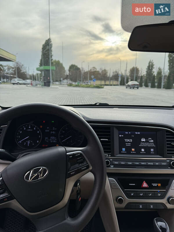 Седан Hyundai Elantra 2018 в Кременчуге