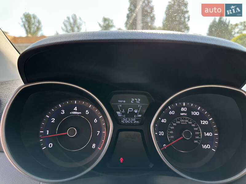 Седан Hyundai Elantra 2014 в Днепре