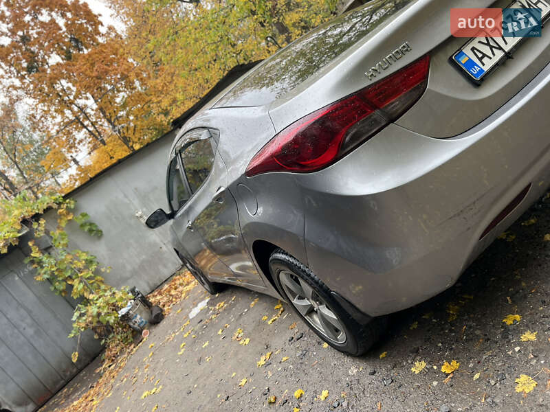 Седан Hyundai Elantra 2012 в Харькове