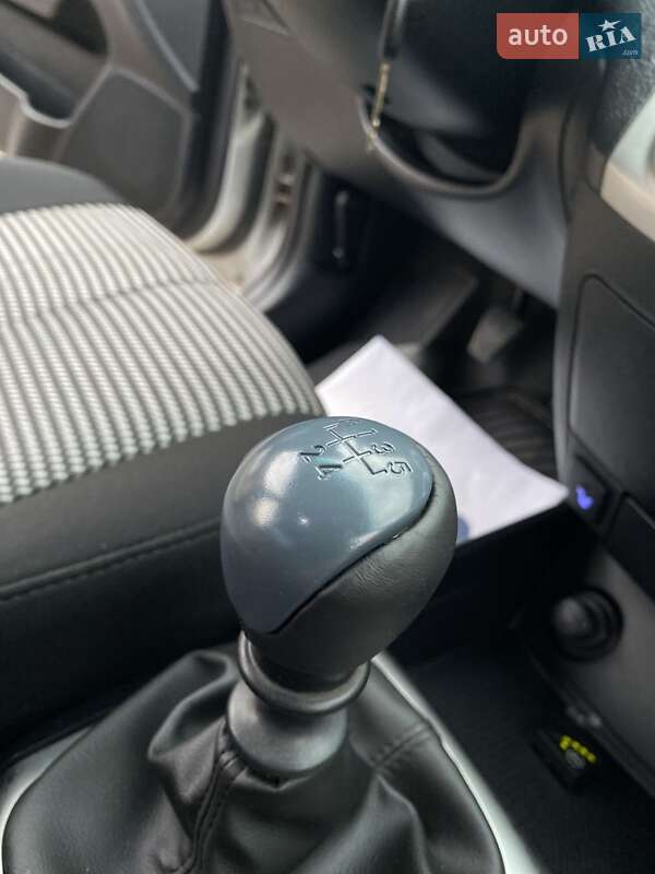 Седан Hyundai Elantra 2011 в Павлограде
