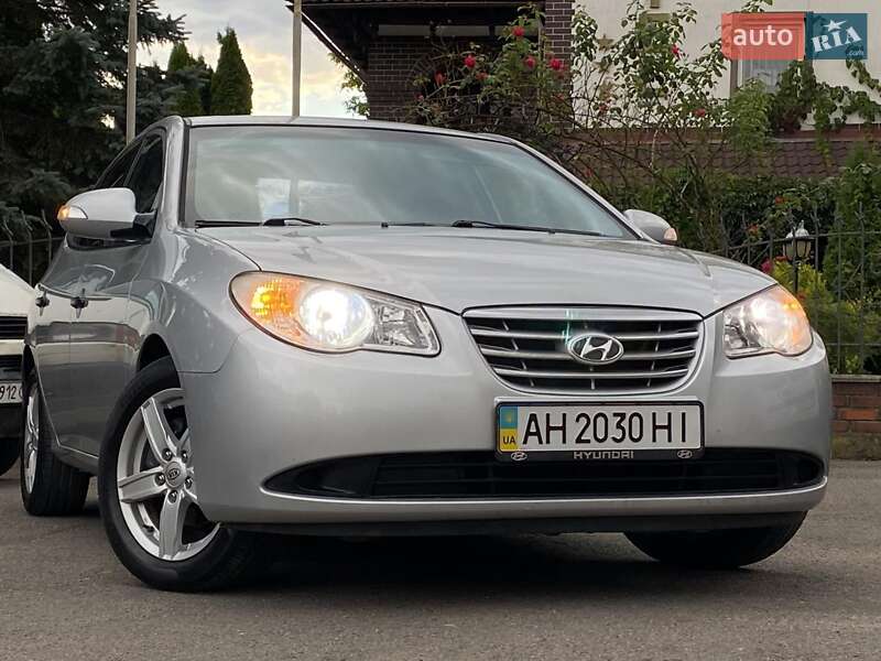Седан Hyundai Elantra 2011 в Павлограде