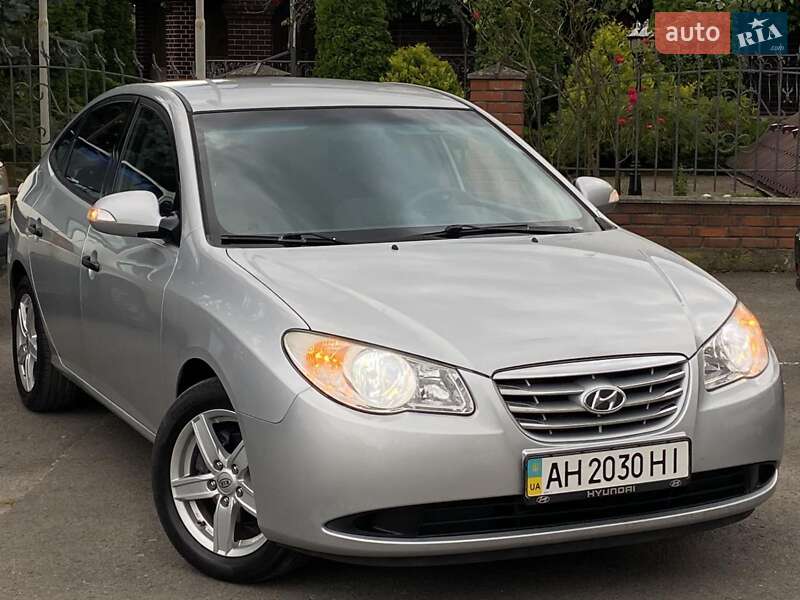 Седан Hyundai Elantra 2011 в 