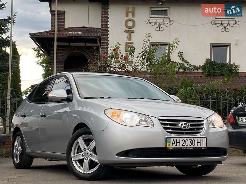 Седан Hyundai Elantra 2011 в Павлограде