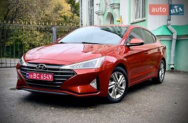 Седан Hyundai Elantra 2018 в Киеве